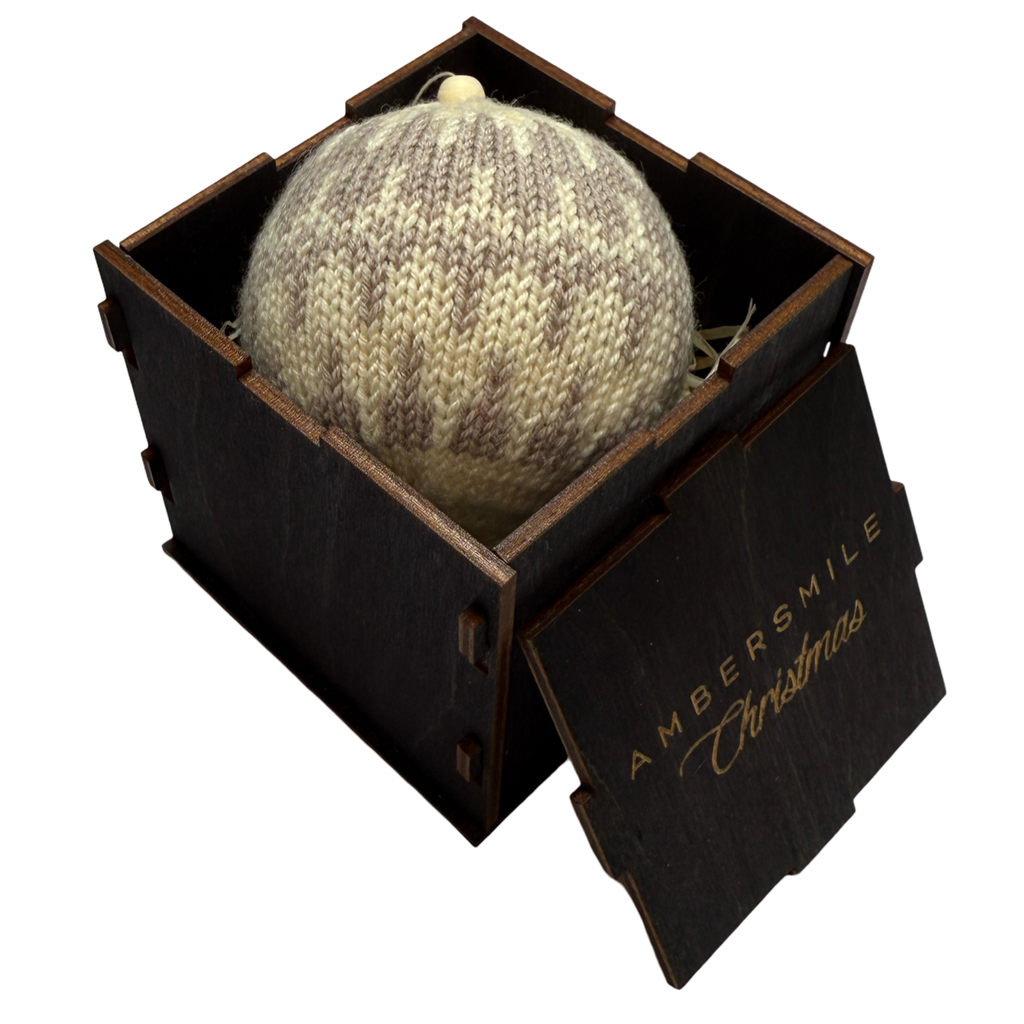 Pilkas Megztas Raštas